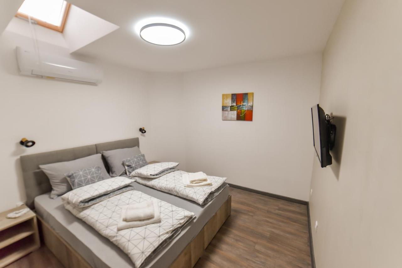 Apartmani Statik Sd สเมเดเรโว ภายนอก รูปภาพ