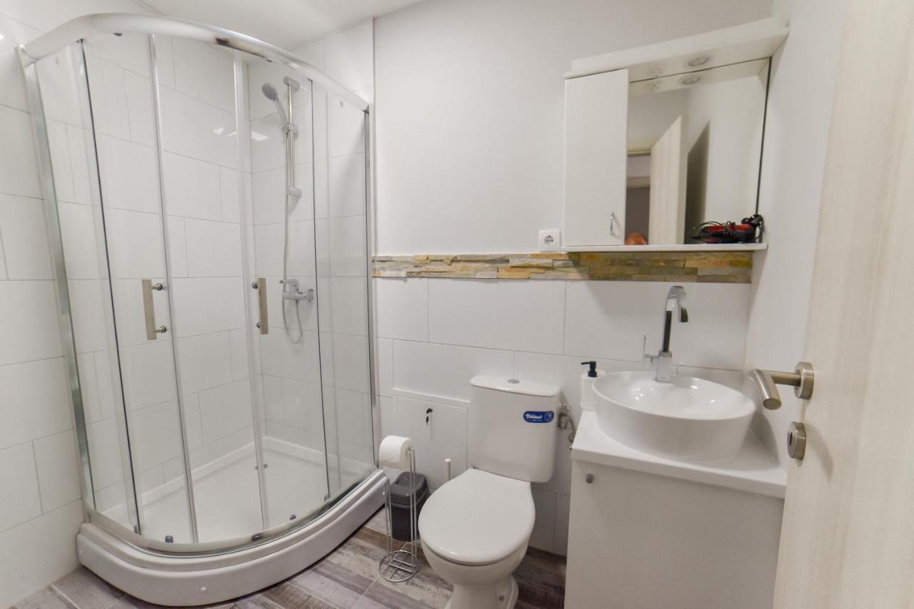 Apartmani Statik Sd สเมเดเรโว ภายนอก รูปภาพ