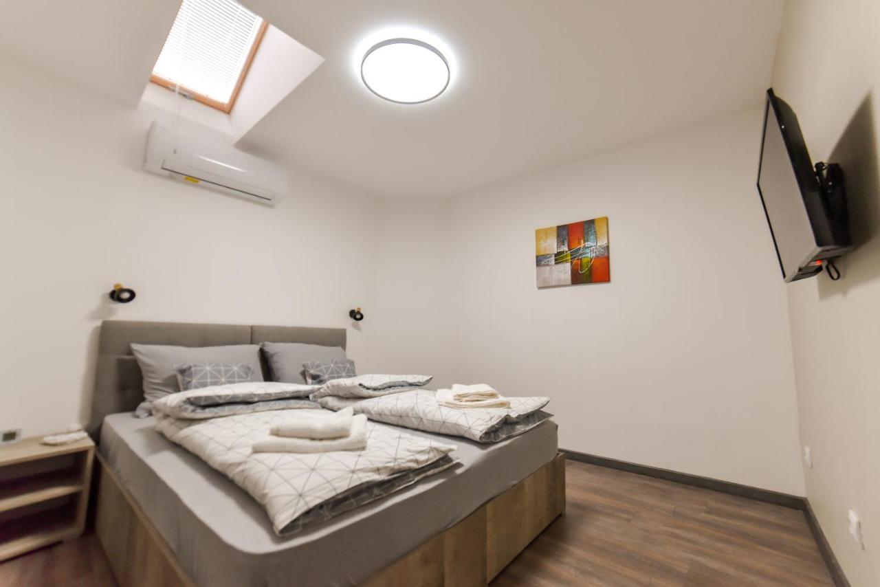 Apartmani Statik Sd สเมเดเรโว ภายนอก รูปภาพ
