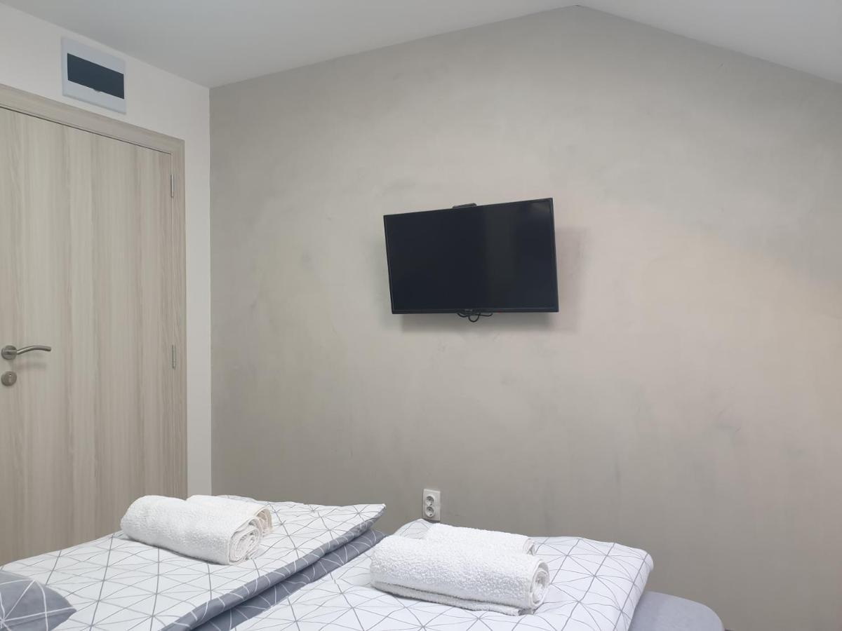Apartmani Statik Sd สเมเดเรโว ภายนอก รูปภาพ