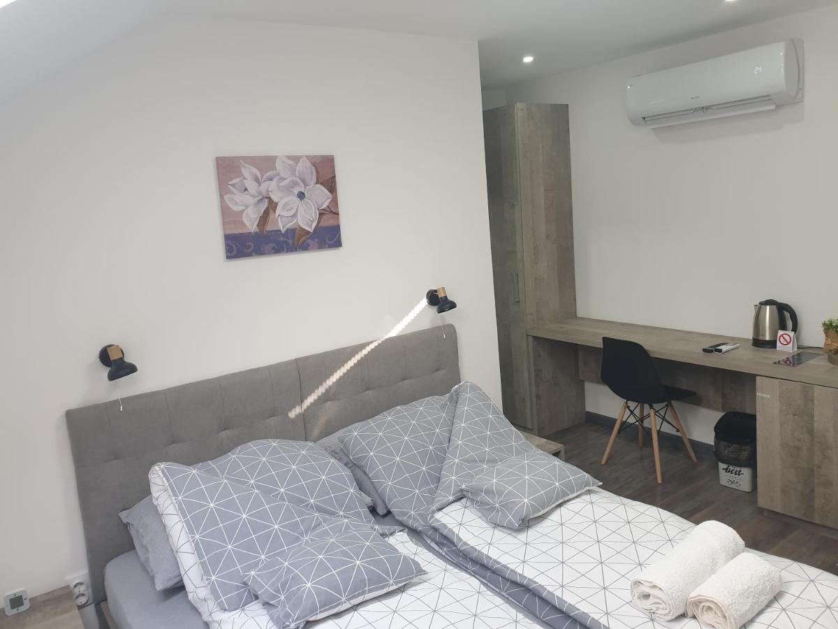 Apartmani Statik Sd สเมเดเรโว ภายนอก รูปภาพ
